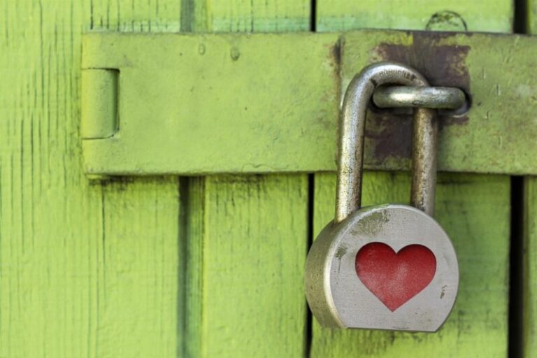 Uksed lukku! Kool kinni