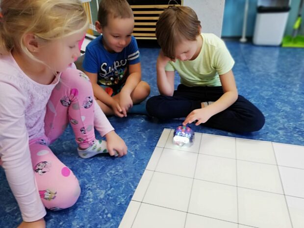 Vilkuvad nupud Robootika lasteaias